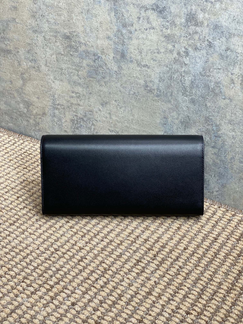 Y51 clutch bags